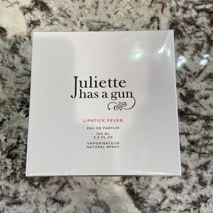 Juliet Has A Gun Lipstick Fever